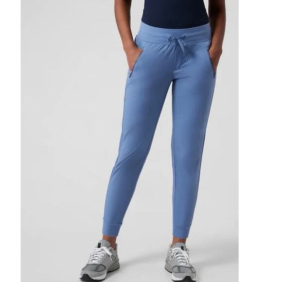 Athleta Trekkie Relaxed Mid-Rise Joggers - Women's Size 10 - Picture 1 of 13